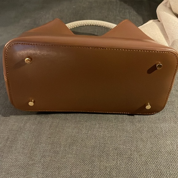 Elleme Baozi Cross-Body Bag - Picture 7 of 14